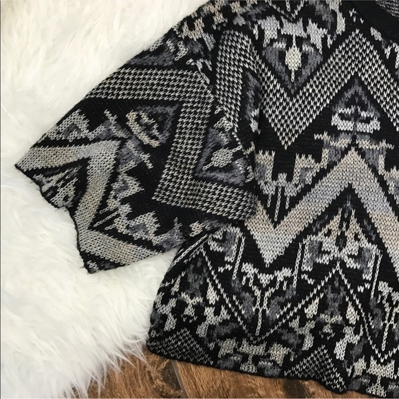 ➕➕ FREE PEOPLE SUPERSTAR Aztec Black Crop Sweater - Picture 7 of 7